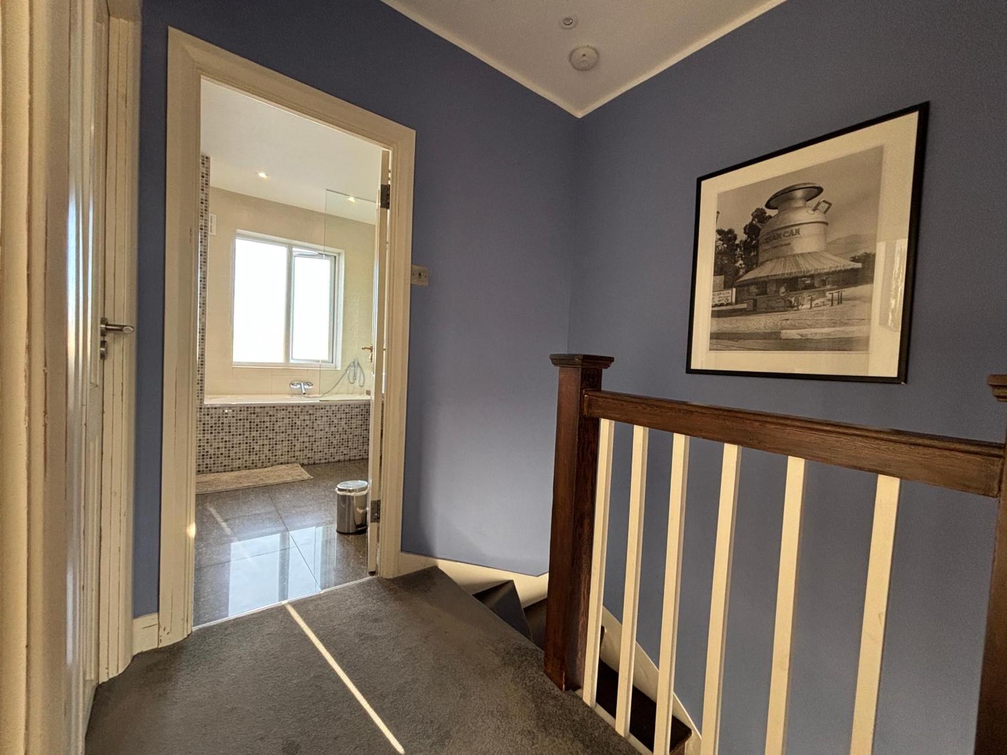 Entire House Floor Perfect For Couples & Freelancers - Available For Single Too Hotel London Exterior photo